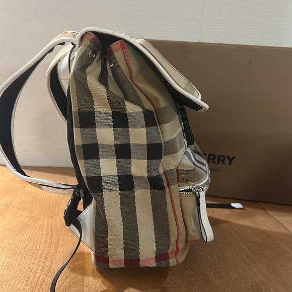 Burberry Dewey Vintage Check Backp - Picture 5 of 14
